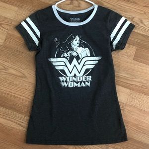 Woman’s medium (7-9) Wonder Woman gray shirt
